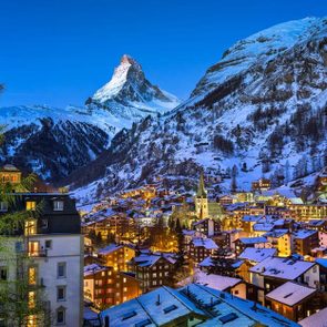 This-Stunning-Town-in-the-Swiss-Alps-Will-Pay-You-$25,000-to-Move-There_252539665_ansharphoto-ft