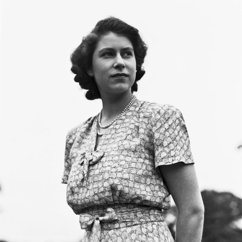 30 Photos of Young Queen Elizabeth II Before Her Reign