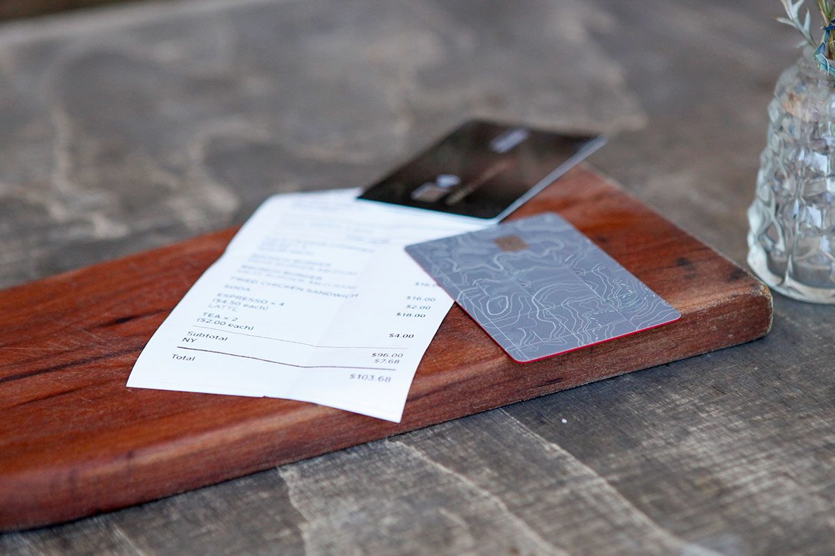 Here’s Why Restaurant Servers Hate When You Split the Check Like This